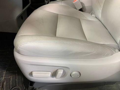 Used 2018 Toyota Sienna XLE FWD image 21