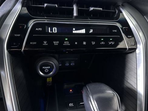 Used 2023 Toyota Venza XLE AWD/4WD image 17