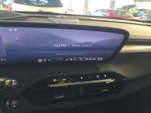 Used 2025 Buick Enclave Preferred image 11