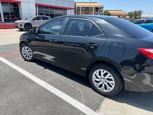 Used 2018 Toyota Corolla LE FWD image 1