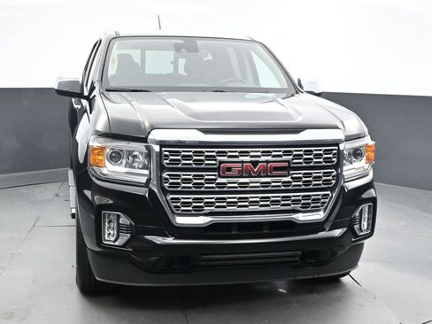 Used 2022 GMC Canyon Denali image 2