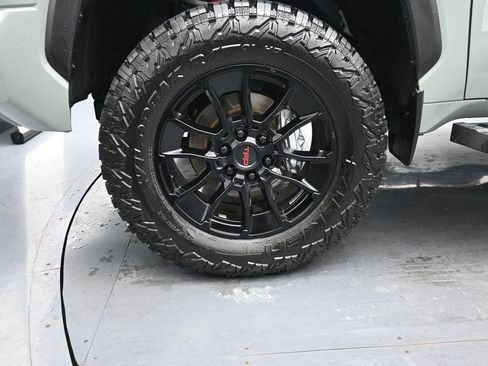 Used 2024 Toyota Tundra Limited image 12