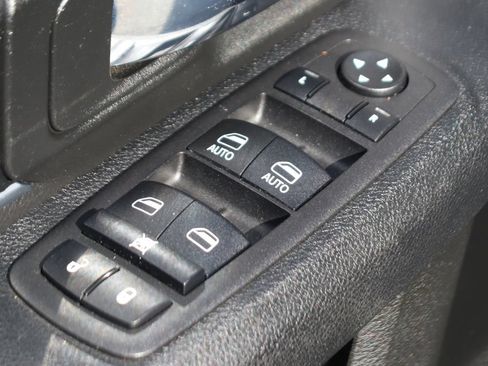 Used 2024 RAM 1500 Warlock AWD/4WD image 17