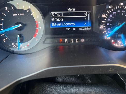 Used 2017 Ford Edge SE FWD image 19