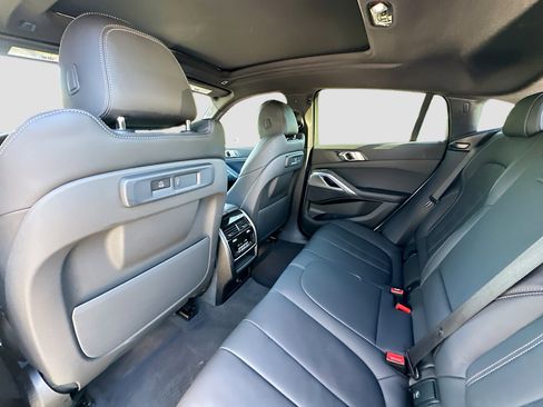 Used 2022 BMW X6 xDrive40i w/ M Sport Package image 27