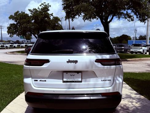 Used 2023 Jeep Grand Cherokee L Limited AWD/4WD image 6