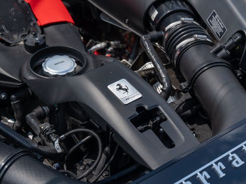 Used 2022 Ferrari F8 Tributo RWD image 14