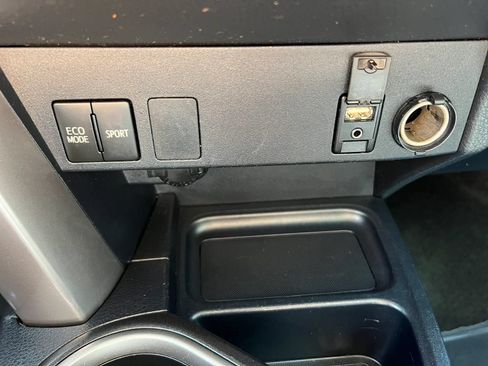 Used 2016 Toyota RAV4 LE FWD image 21
