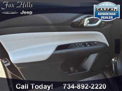 Used 2022 Jeep Compass Limited image 14