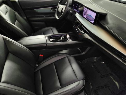 Certified 2025 Nissan Murano SL AWD/4WD image 14