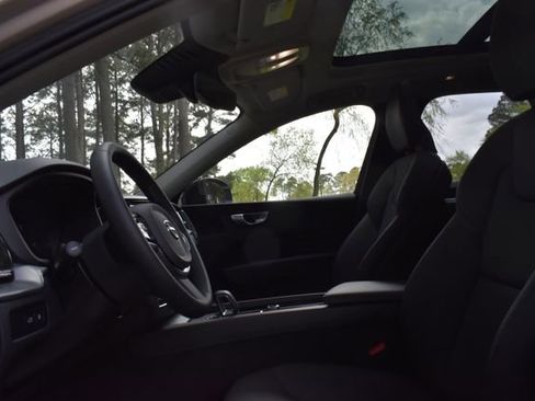 New 2025 Volvo XC60 T8 Plus w/ Protection Package Premier image 22