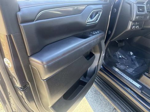 Used 2022 Chevrolet Tahoe RST w/ Luxury Package image 19