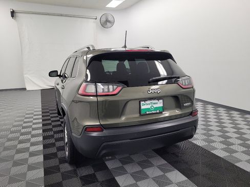 Used 2020 Jeep Cherokee Latitude Plus w/ Mopar Interior Package FWD image 6