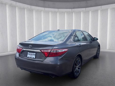 Used 2015 Toyota Camry XSE w/ Moonroof Package FWD image 5