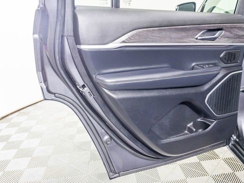 Used 2021 Jeep Grand Cherokee L Limited image 41