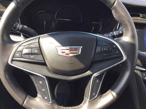 Used 2018 Cadillac XT5 Premium Luxury FWD image 16