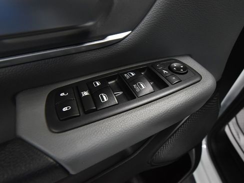 Used 2020 RAM 1500 Big Horn AWD/4WD image 5