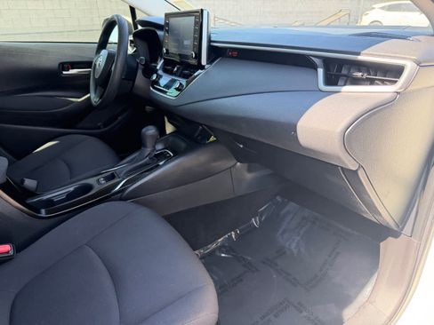 Used 2020 Toyota Corolla LE w/ Carpet Mat Package (TMS) FWD image 11
