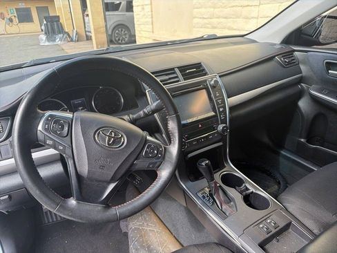 Used 2015 Toyota Camry XSE image 11