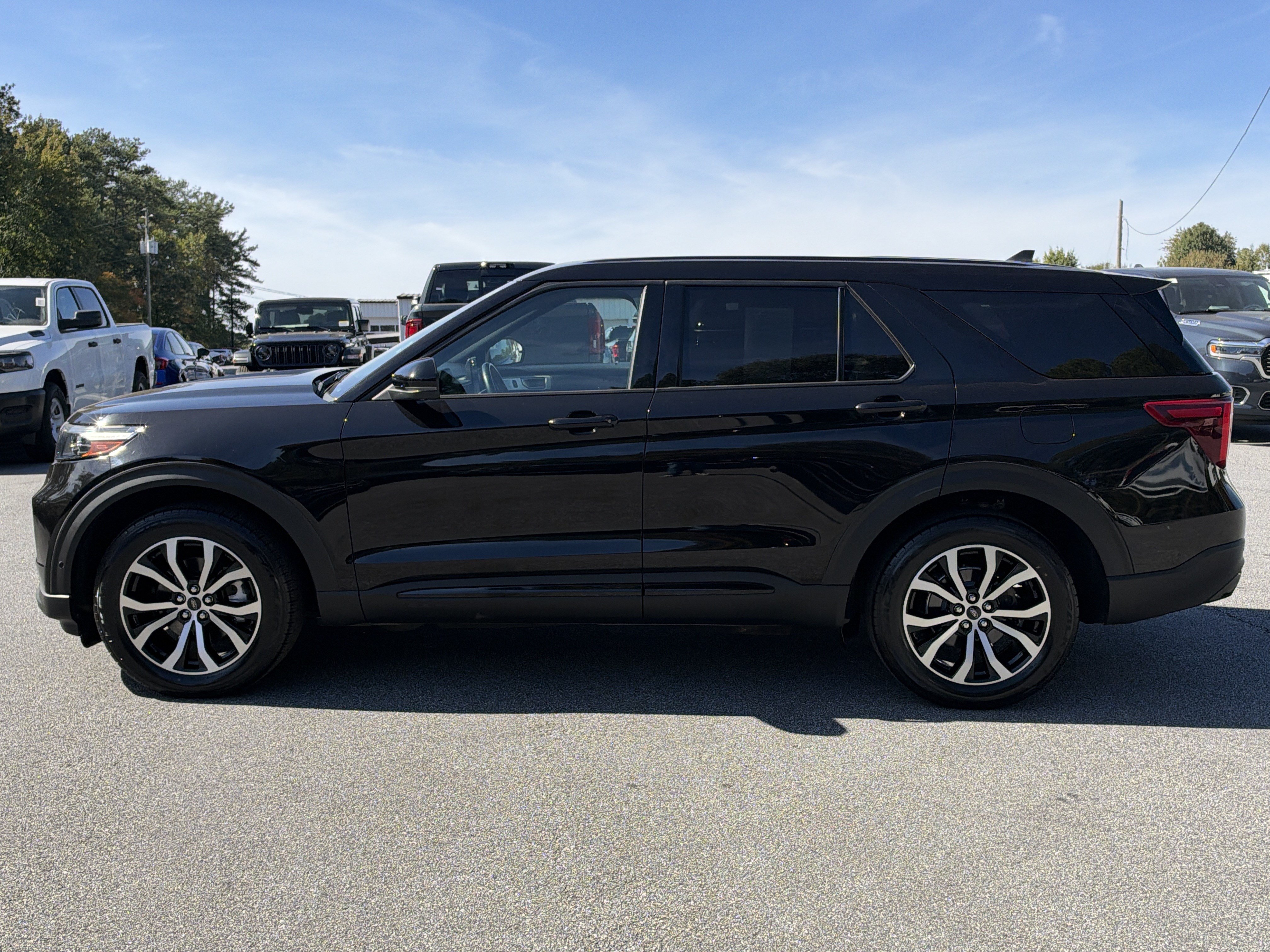 Used 2021 Ford Explorer ST w/ Equipment Group 401A AWD/4WD image 4