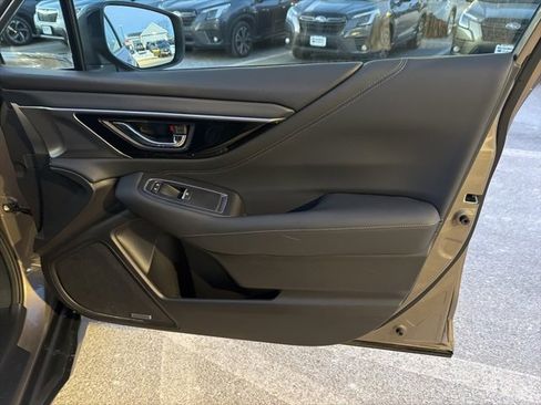Used 2023 Subaru Outback Limited image 18
