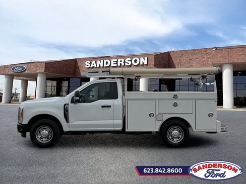 Used 2025 Ford F250 XL RWD image 4