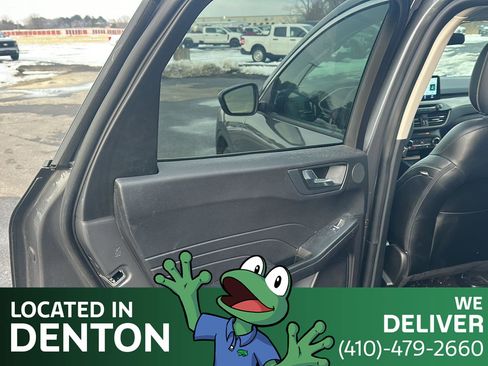 Used 2022 Ford Escape SEL w/ Technology Package image 11