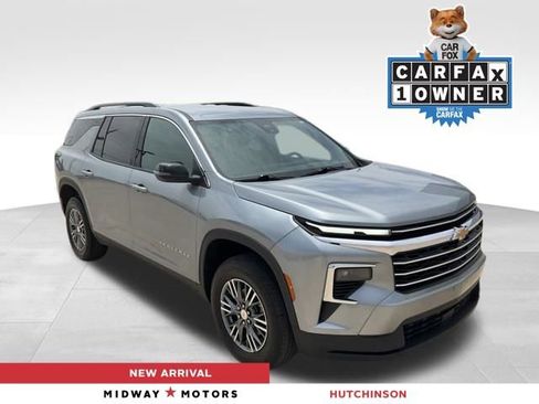 Used 2025 Chevrolet Traverse LT AWD/4WD image 1