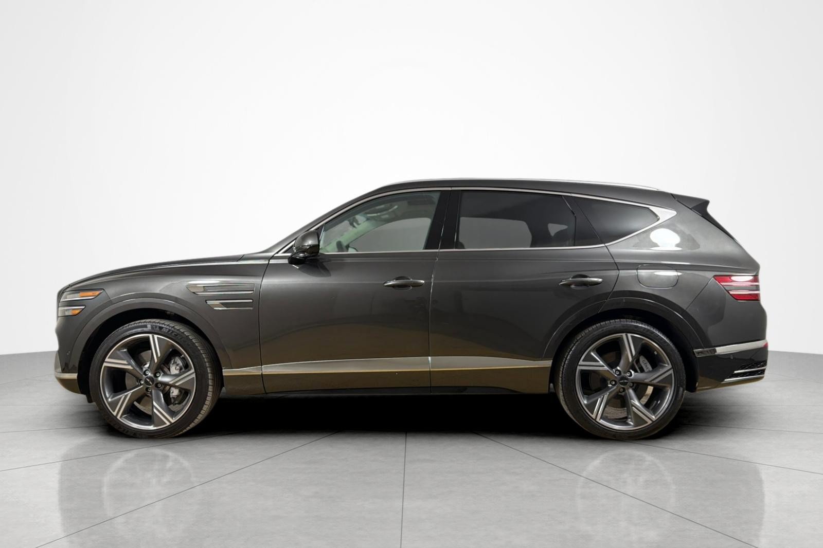 Used 2025 Genesis GV80 3.5T Prestige AWD/4WD image 2