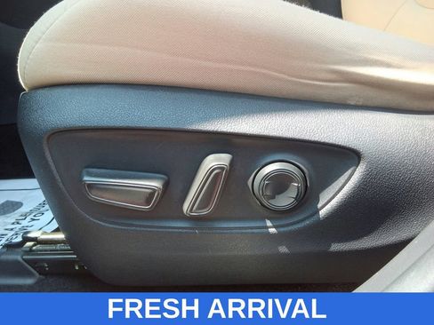Used 2021 Toyota RAV4 XLE w/ Convenience Package FWD image 19