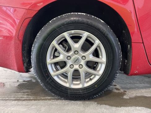 Certified 2025 Chrysler Pacifica Select image 8