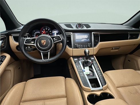 Used 2017 Porsche Macan image 22
