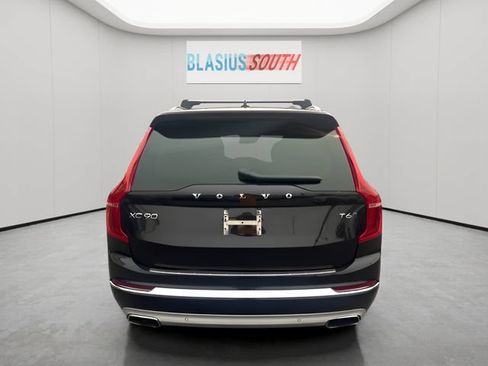 Used 2021 Volvo XC90 T6 Inscription w/ Lounge Package AWD/4WD image 4