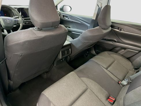 Used 2025 Toyota Camry LE image 28