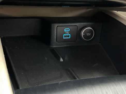 Used 2021 Ford Escape SEL w/ Technology Package AWD/4WD image 9