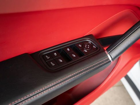 Certified 2023 Porsche Cayenne Platinum Edition AWD/4WD image 22