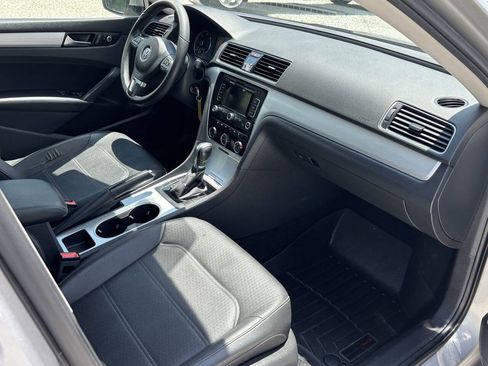 Used 2013 Volkswagen Passat TDI SE FWD image 8
