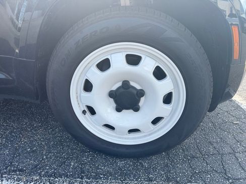 Certified 2025 Land Rover Defender 110 S image 25