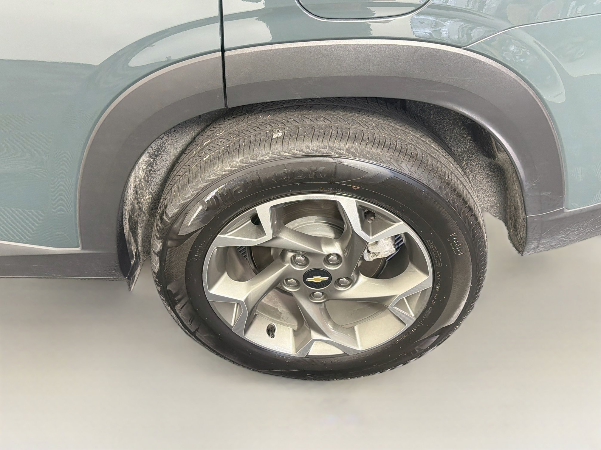 Used 2025 Chevrolet Trax LT FWD image 11