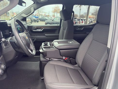 Used 2024 Chevrolet Silverado 1500 LT image 9