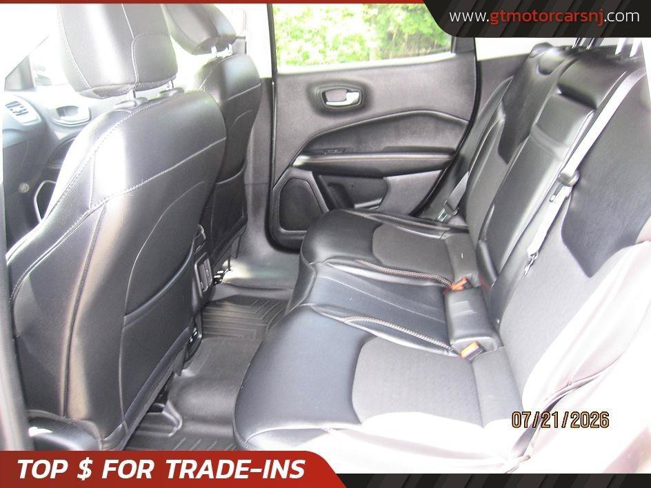 Used 2017 Jeep Compass Latitude w/ Popular Equipment Group AWD/4WD image 14