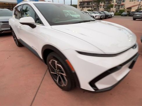 New 2026 Chevrolet Equinox EV LT image 2