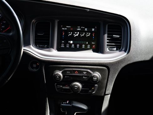 Used 2019 Dodge Charger SXT RWD image 23