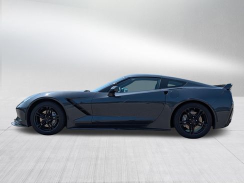 Used 2017 Chevrolet Corvette Stingray Coupe w/ 1LT RWD image 4