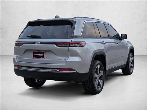 New 2025 Jeep Grand Cherokee Limited image 2
