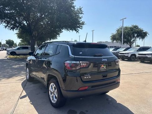 Used 2025 Jeep Compass Sport w/ Mopar Graphics Package AWD/4WD image 7