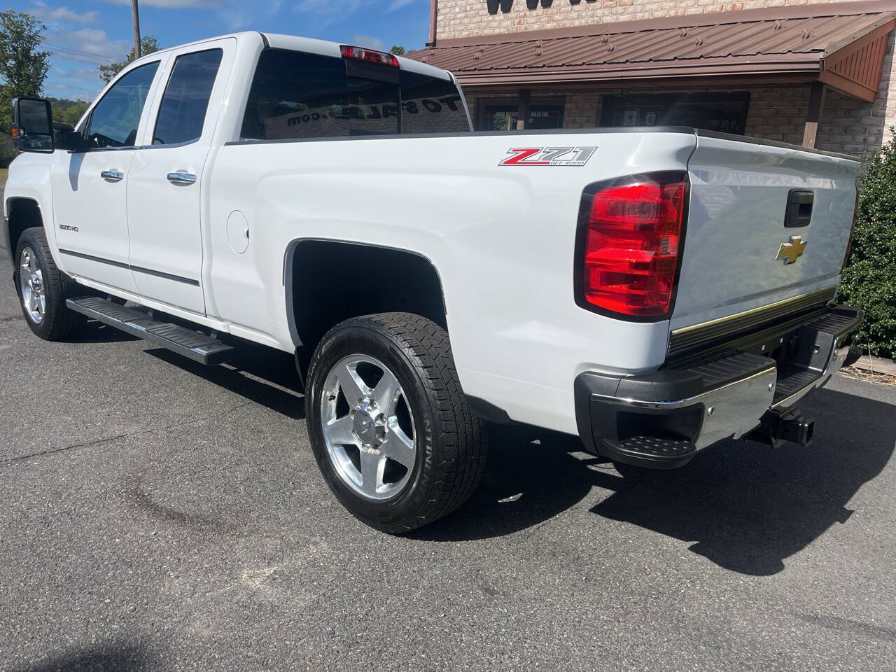 Used 2015 Chevrolet Silverado 2500 LTZ w/ LTZ Plus Package AWD/4WD image 8
