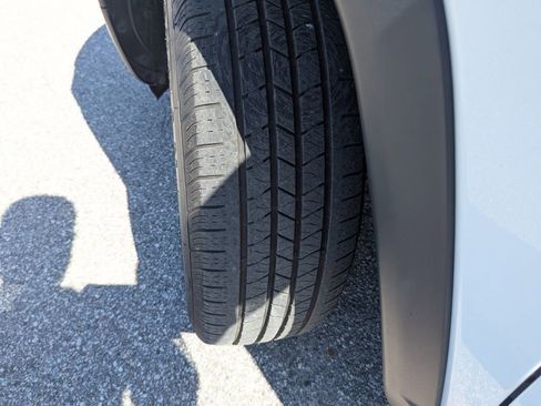 Used 2023 Jeep Compass Latitude image 32