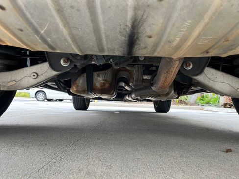 Used 2010 Cadillac SRX Luxury image 23