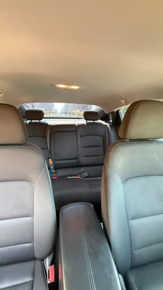 Used 2018 Chevrolet Malibu LT FWD image 18